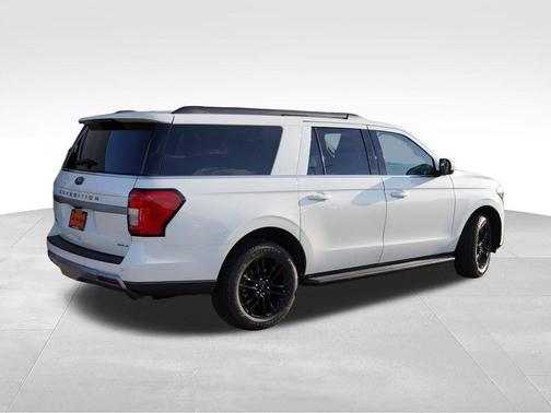 Star White 2024 Ford Expedition Max XLT