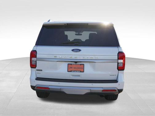 Star White 2024 Ford Expedition Max XLT
