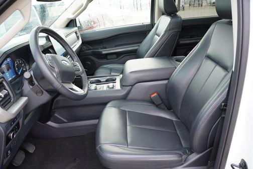 Star White 2024 Ford Expedition Max XLT
