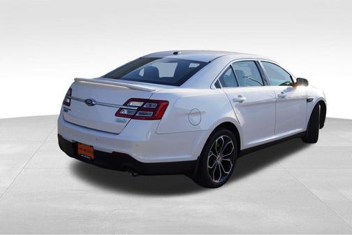 White Platinum Tri-Coat Metallic 2015 Ford Taurus SHO