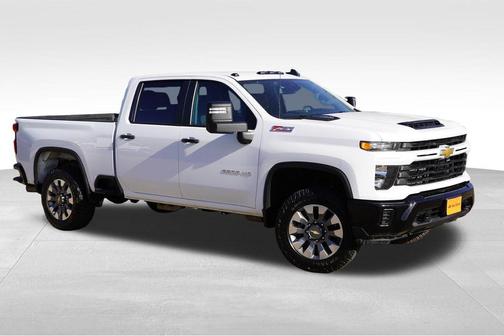 Summit White 2024 Chevrolet Silverado 2500 Custom