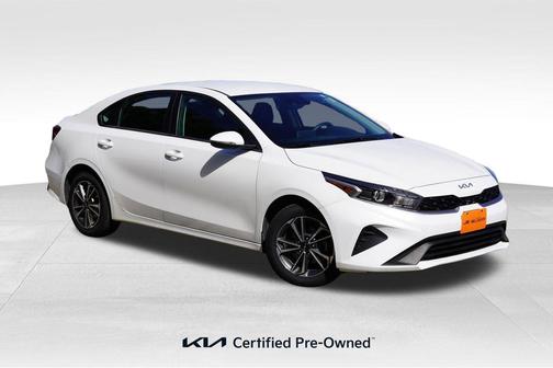 Snow White Pearl 2024 Kia Forte LXS