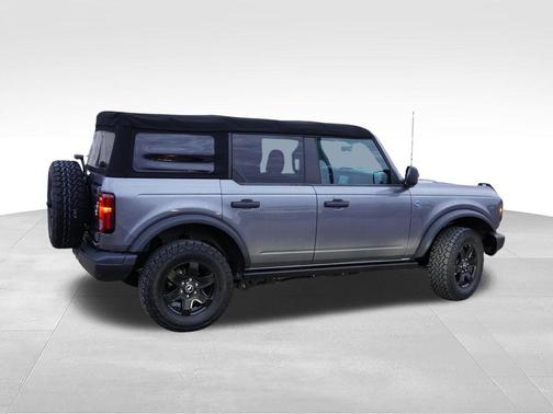 Carbonized Gray Metallic 2022 Ford Bronco Black Diamond