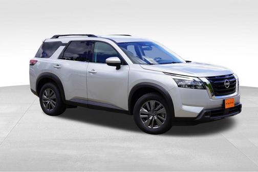 Brilliant Silver Metallic 2025 Nissan Pathfinder SV