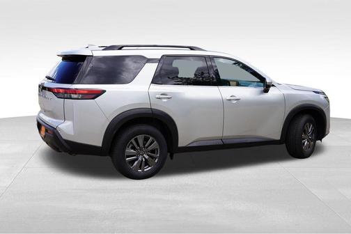 Brilliant Silver Metallic 2025 Nissan Pathfinder SV