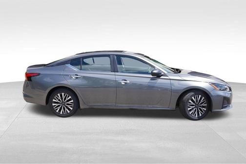 Gun Metallic 2025 Nissan Altima SV
