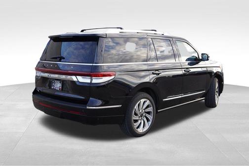 Infinite Black Metallic 2022 Lincoln Navigator Reserve