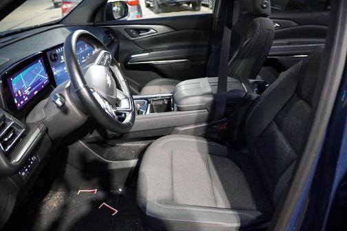 2024 Chevrolet Traverse LS