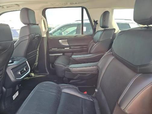 Oxford White 2025 Ford Expedition Max Platinum