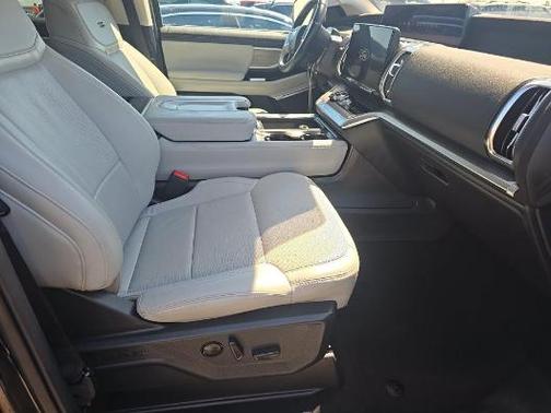 Black Metallic 2025 Ford Expedition Max Platinum