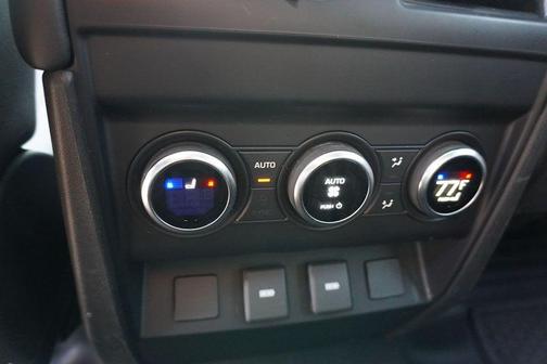 2023 Land Rover Defender SE