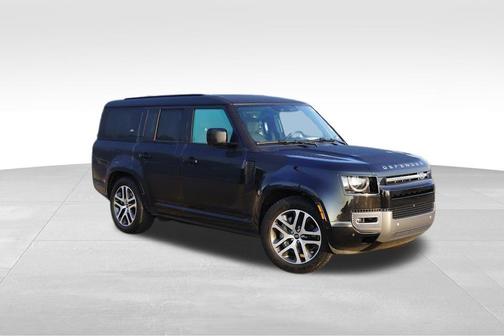 2023 Land Rover Defender SE