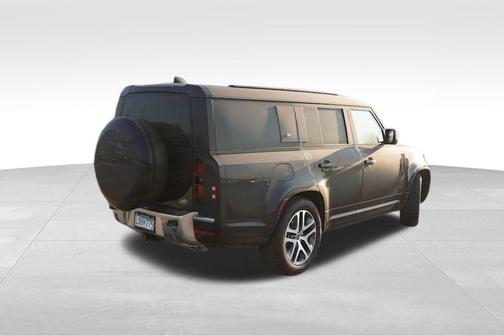 2023 Land Rover Defender SE