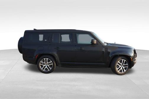 2023 Land Rover Defender SE