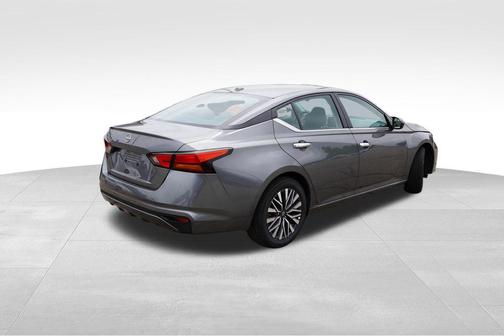 Gun Metallic 2025 Nissan Altima SV