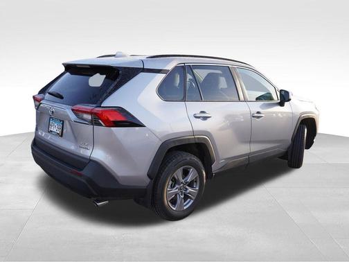 Silver Sky Metallic 2022 Toyota RAV4 Hybrid XLE