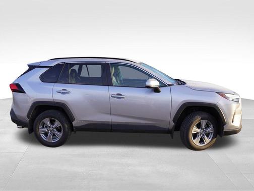 Silver Sky Metallic 2022 Toyota RAV4 Hybrid XLE