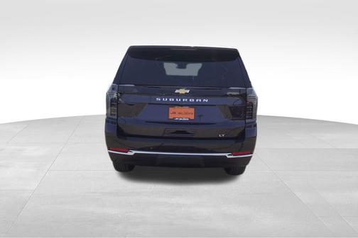 2025 Chevrolet Suburban LT