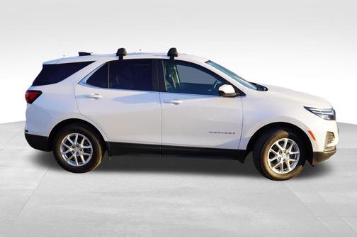 Iridescent Pearl Tricoat 2023 Chevrolet Equinox 1LT