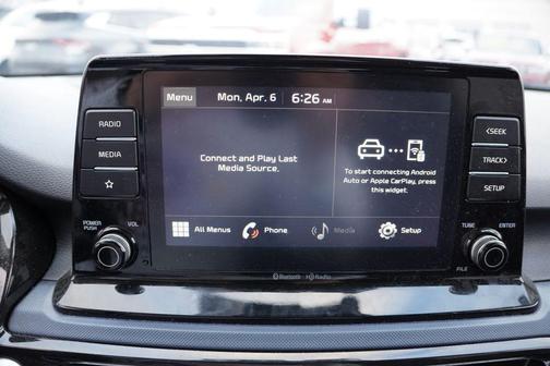 Snow White Pearl 2023 Kia Seltos S