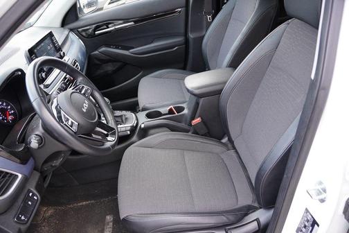 Snow White Pearl 2023 Kia Seltos S