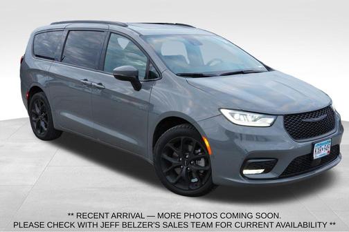 Ceramic Gray Clearcoat 2023 Chrysler Pacifica Touring-L