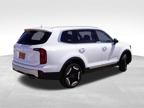 Glacial White Pearl 2024 Kia Telluride S