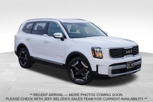 Glacial White Pearl 2024 Kia Telluride S