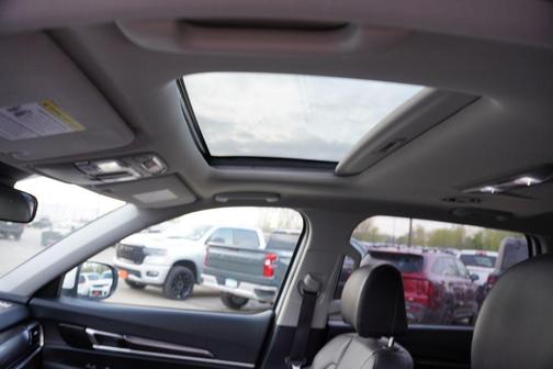 Glacial White Pearl 2024 Kia Telluride S