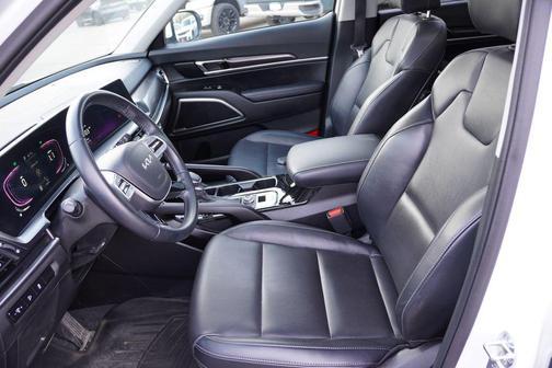 Glacial White Pearl 2024 Kia Telluride S