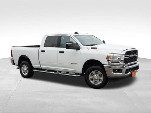Bright White Clearcoat 2024 RAM 2500 Big Horn