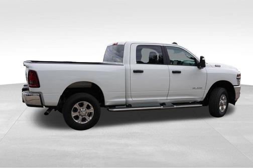 Bright White Clearcoat 2026 RAM 2500 Big Horn