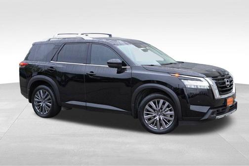 Black 2024 Nissan Pathfinder SL