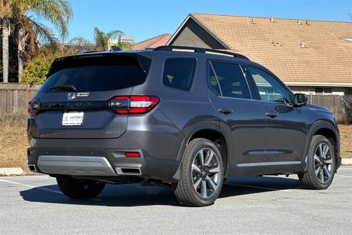 2025 Honda Pilot Touring