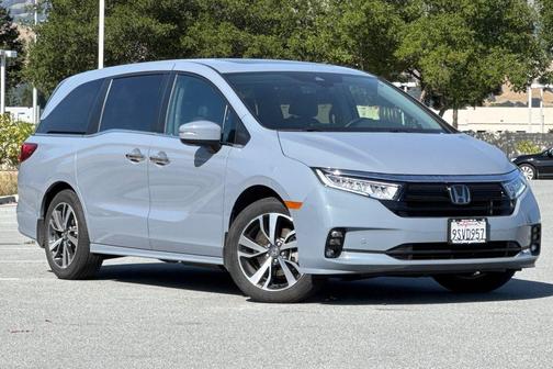 Sonic Gray Pearl 2024 Honda Odyssey Touring