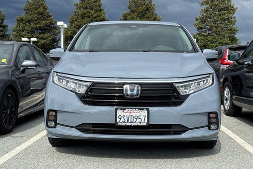 Sonic Gray Pearl 2024 Honda Odyssey Touring