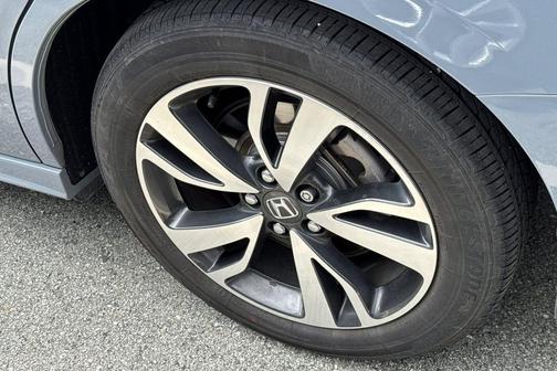 Sonic Gray Pearl 2024 Honda Odyssey Touring