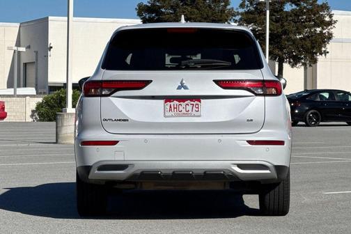 2024 Mitsubishi Outlander 