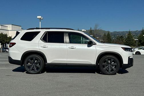 Platinum White Pearl 2026 Honda Pilot Sport