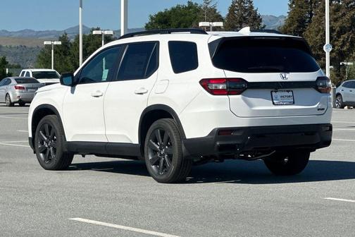 Platinum White Pearl 2026 Honda Pilot Sport