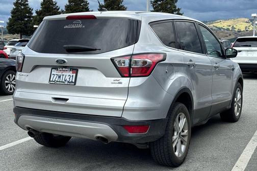 Ingot Silver Metallic 2017 Ford Escape SE