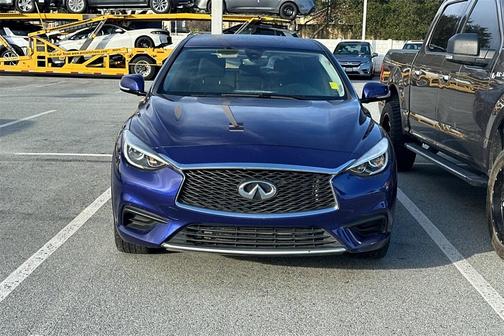 2018 INFINITI QX30 Luxury