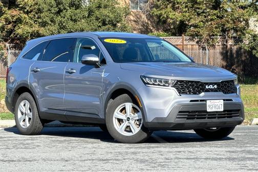 2023 Kia Sorento LX
