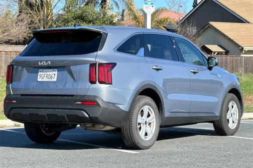 2023 Kia Sorento LX