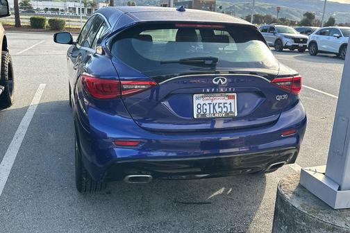 2018 INFINITI QX30 Luxury