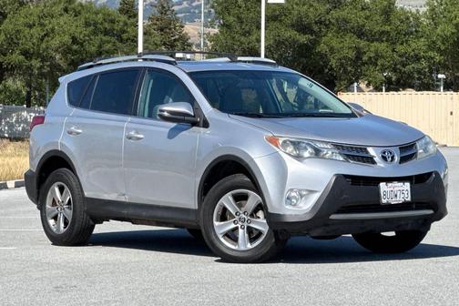 Classic Silver Metallic 2015 Toyota RAV4 XLE