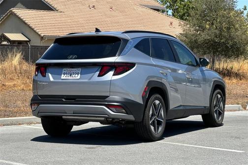 2025 Hyundai TUCSON SEL