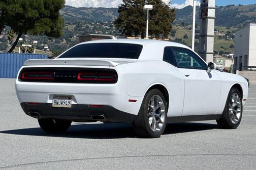 White Knuckle Clearcoat 2021 Dodge Challenger SXT