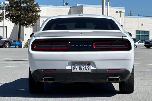 White Knuckle Clearcoat 2021 Dodge Challenger SXT