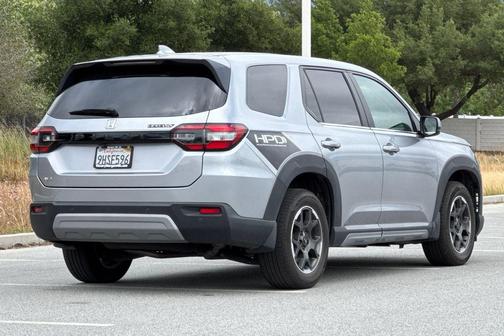 Silver 2023 Honda Pilot EX-L 7-Passenger